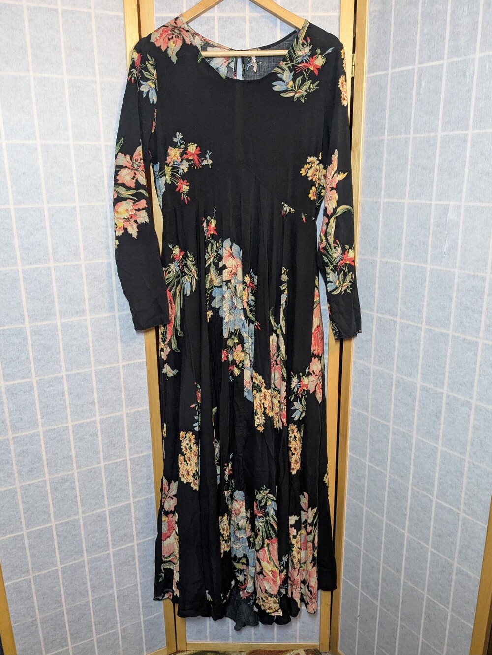Free People First Kiss Midnight Garden Dress Floral Black Medium Keyhole Back - Picture 3 of 10